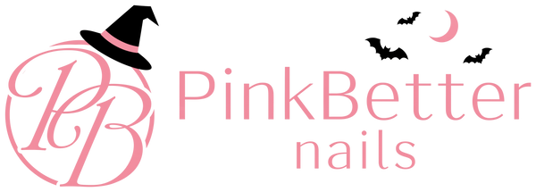 PinkBetter nails-logo i Halloween-versjon, med heksehatt, flaggermus og månesigd.